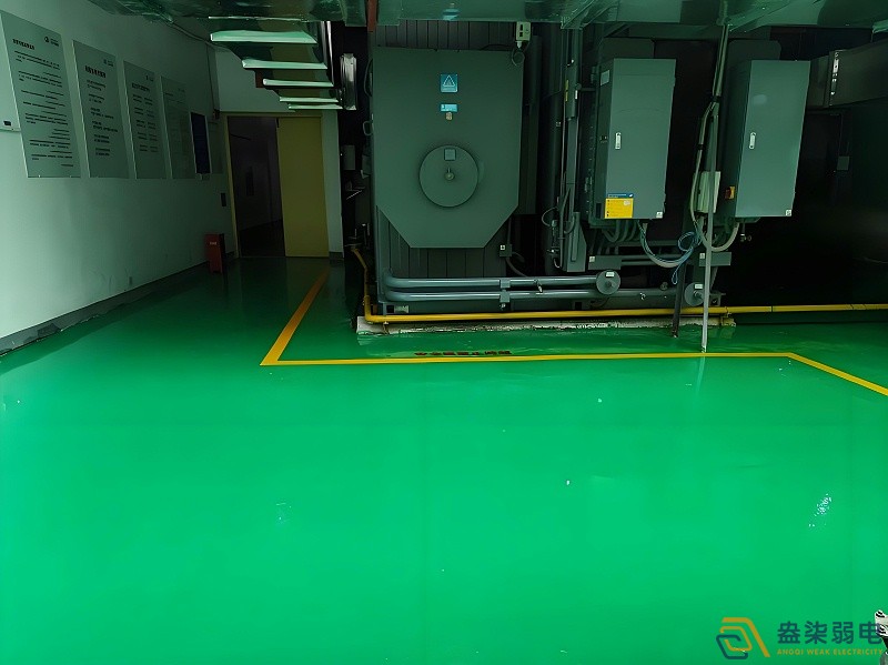 机房建设选用环氧防静电地坪的好处？